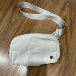 Lululemon Everywhere Belt Bag 1L