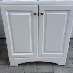 31 in. Single Sink White Bath Vanity with White Cultured Marble Top (Assembled)