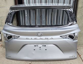 2022 2022 2023 2024 2025 2026 TOYOTA SIENNA LIFTGATE