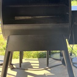 Traeger Pellet Smoker 
