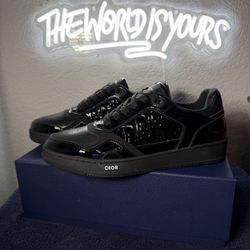 BLACK SHINY LUXURY SHOES SIZE 9