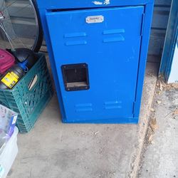 Locker 30" X 16"