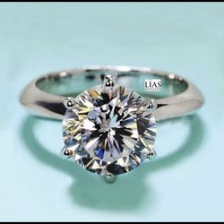 New 18k White Gold Engagement ring 