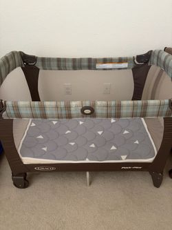 Pack n play w/mattress