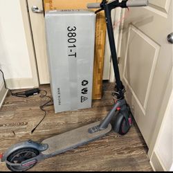 E scooter 20mph 21 Mile Range 