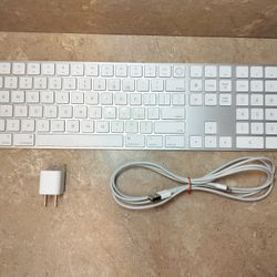 Apple Magic Keyboard with Touch ID & Numeric Keypad (A2520) - Like New!