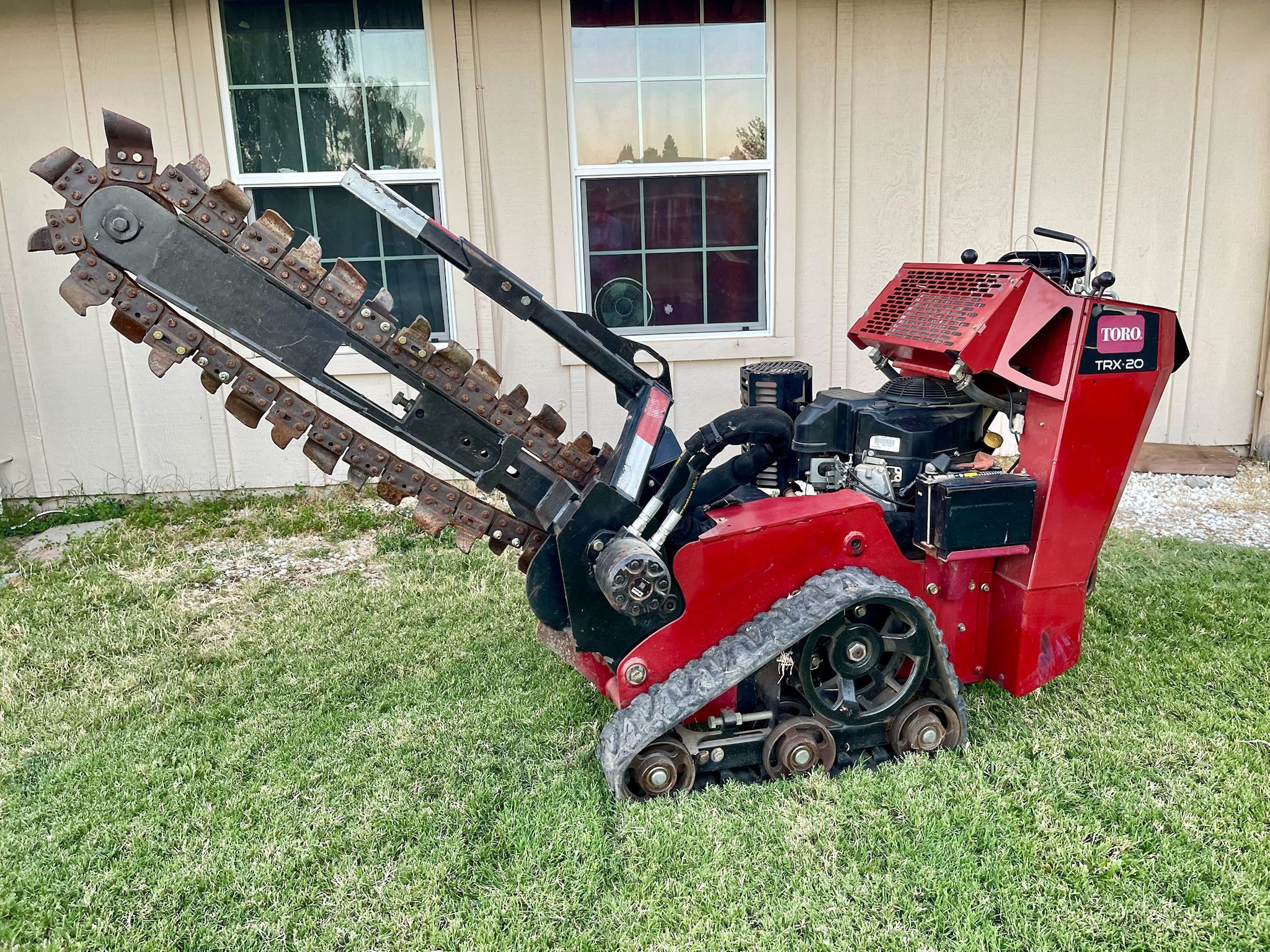 TORO Walk-Behind trencher