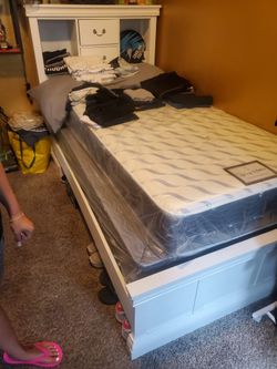 Twin Bed With Matteress