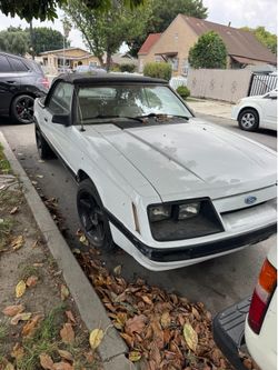 1985 ford mustang