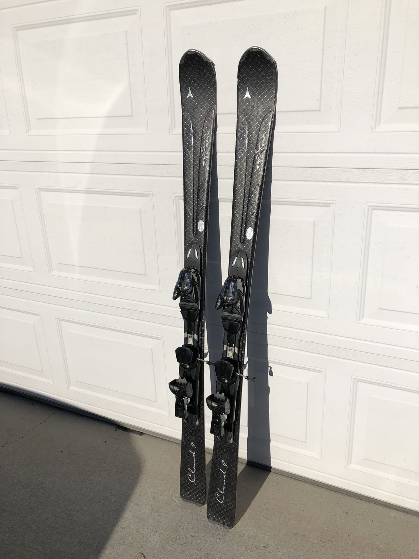 Atomic Cloud 9 Skis with Bindings - Women's 144cm Atomic bindings