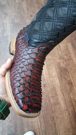 Phyton boots cherry color