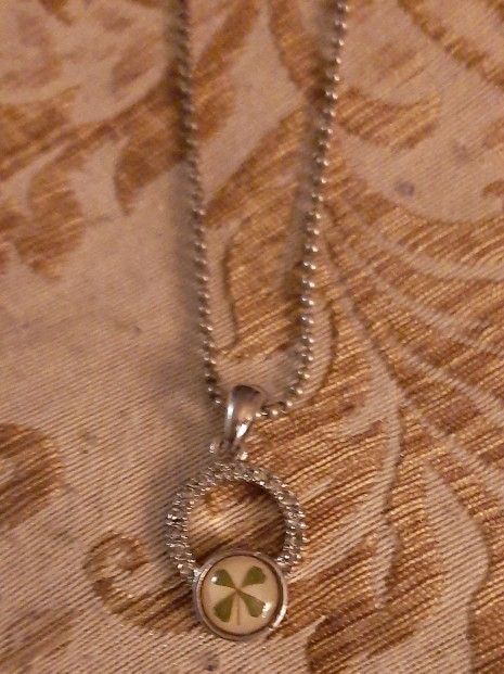 Four leaf clover & rhinestone pendant/necklace
