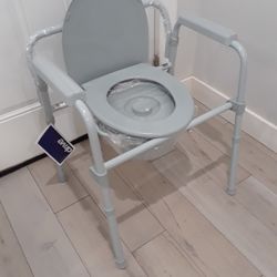 New Commode Chair/ Portable Toilet