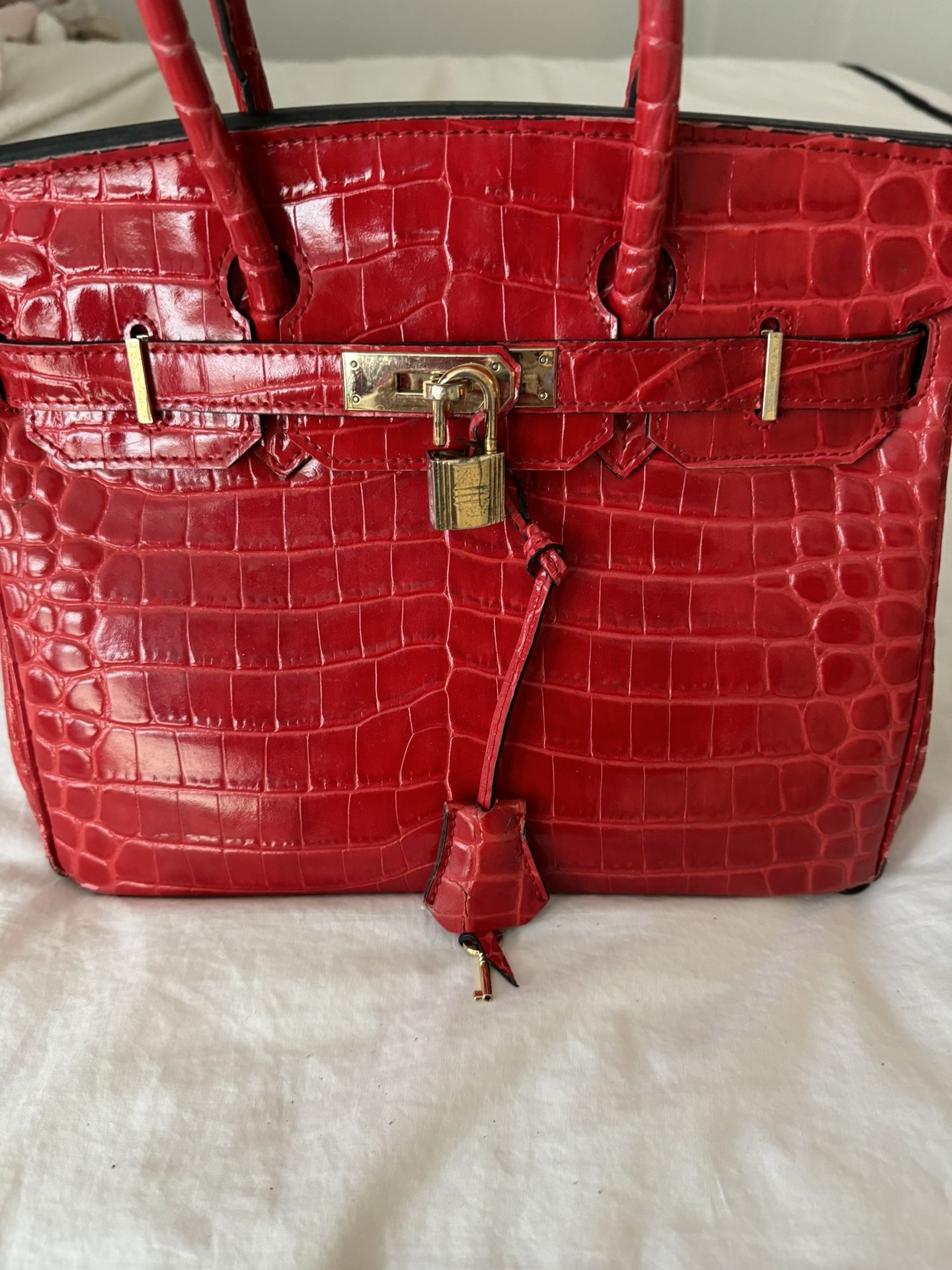 H Look Red Crocodile Hand Bag