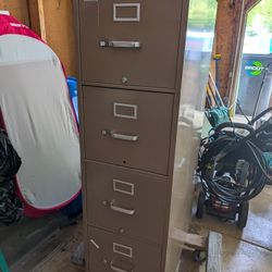 4 Drawer File Cabinet 