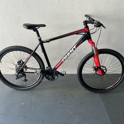 BICYCLE GIANT 21 SPEED SIZE 26 BRAND NEW