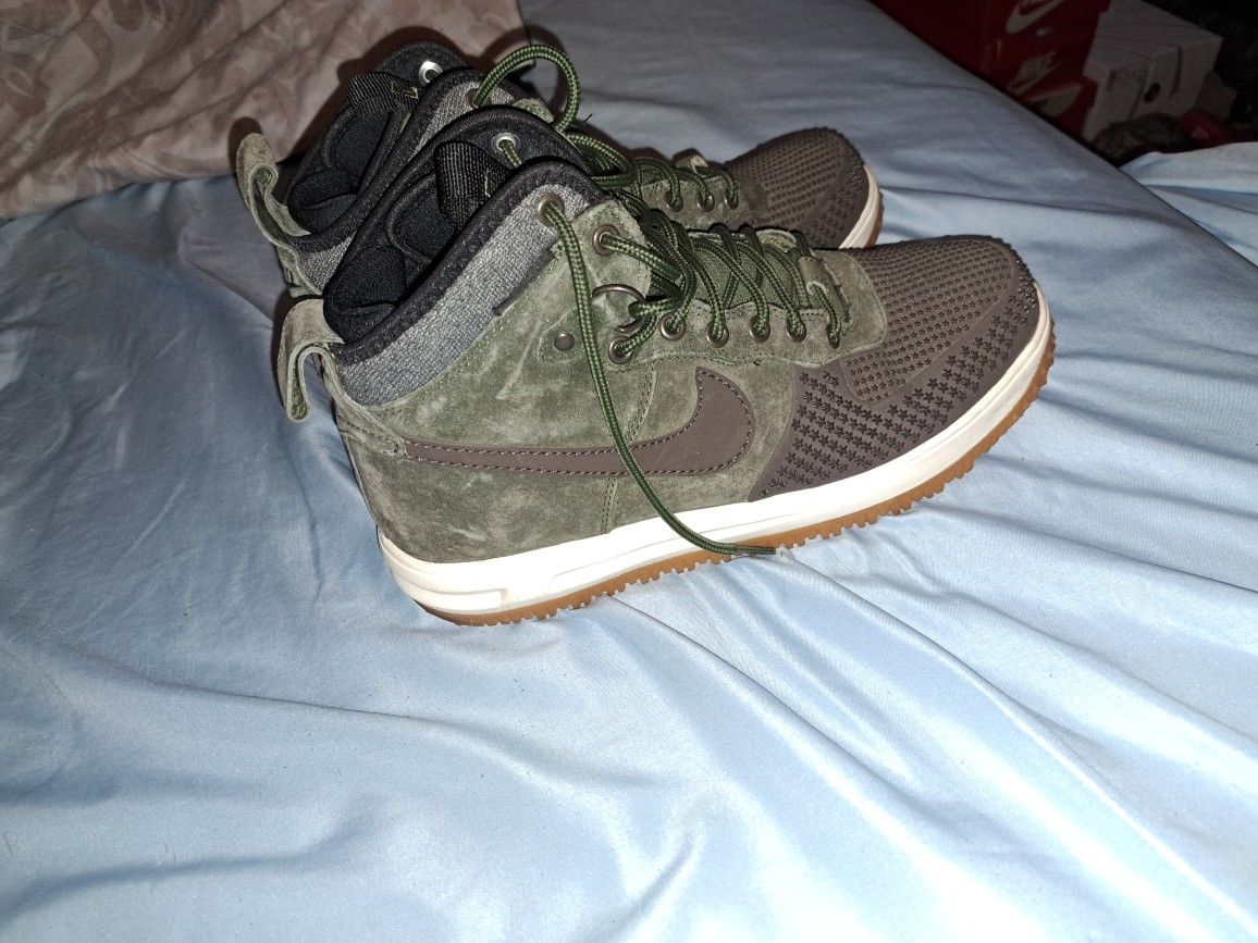 Nike Sz(10) And Timberland Sz(10.5)Boots For Sale