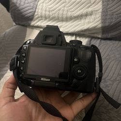  Nikon D5000 DSLR