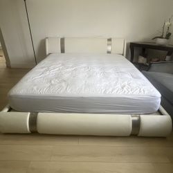 Modern White Faux Leather Bed Frame - Queen Size (Excellent Condition)