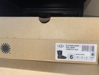 Ugg Boot, Size 6, Black with Gray Fur