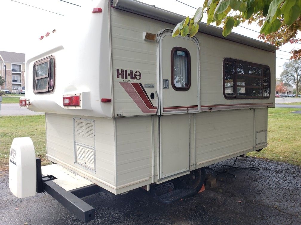 1985 HI-LO travel trailer