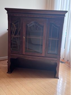 Kitchen Hutch (2pcs, top piece shown, already disassembled for moving)