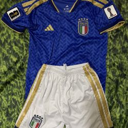 Italy Soccer Jersey & Shorts Set Blue White Gold Youth size 24,-8 years