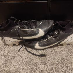 Nike football cleats size 10.5