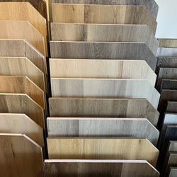 Waterproof SPC LVP VINL PLANKS LAMINATE WOOD FLOORS INSTALLERS MATERIALS