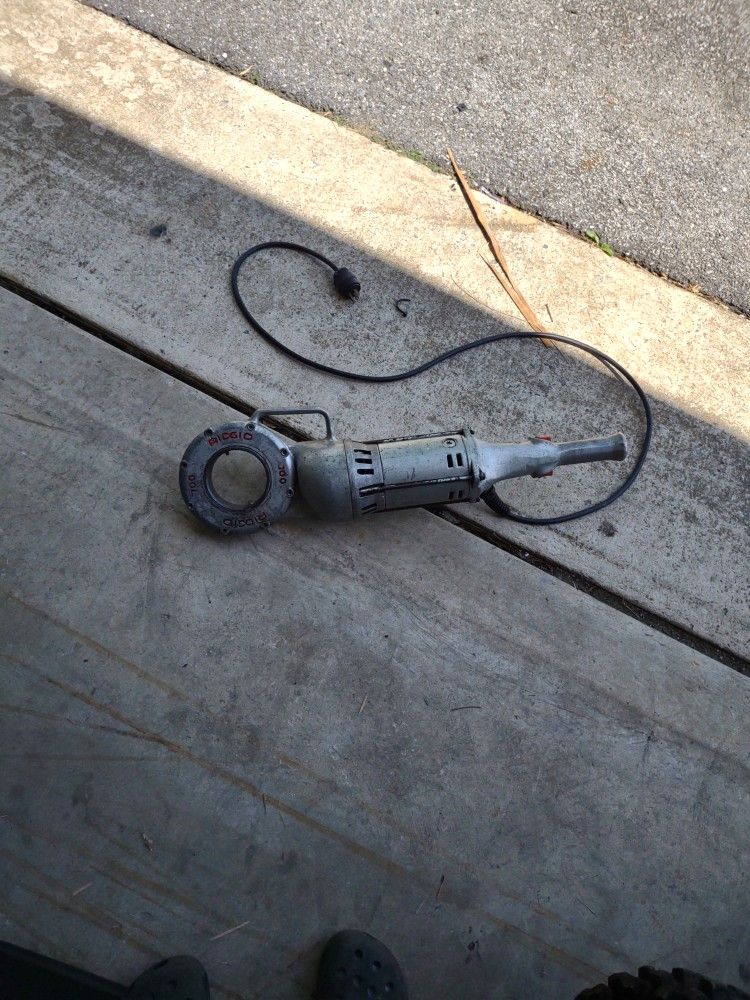 Pipe Threader