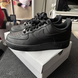 Nike Air Force 1 '07 "Triple Black