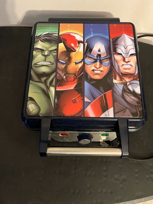 🧇 Marvel Avengers Waffle Maker