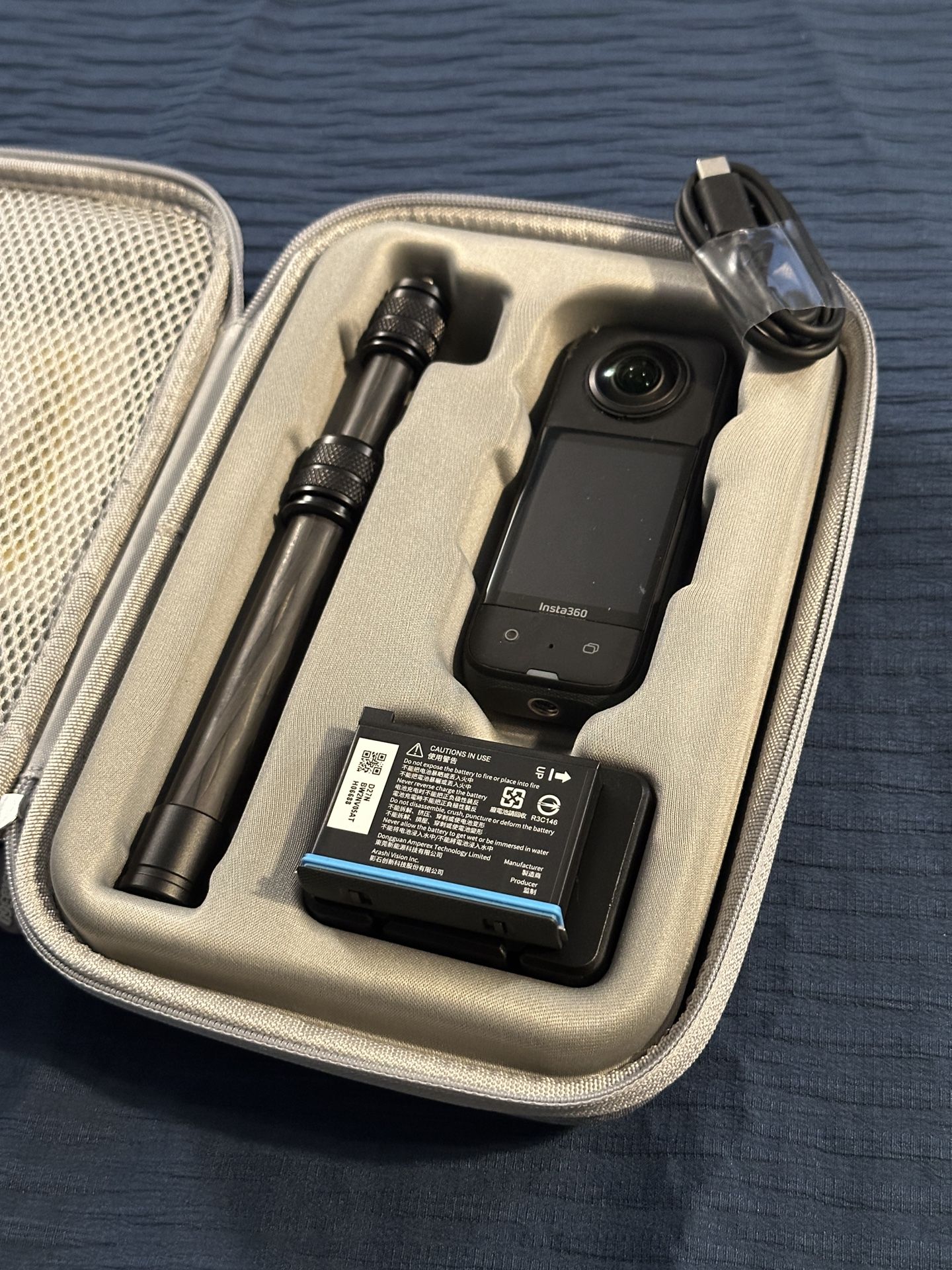 Insta360 X3 Camera Kit: Scratched Lens