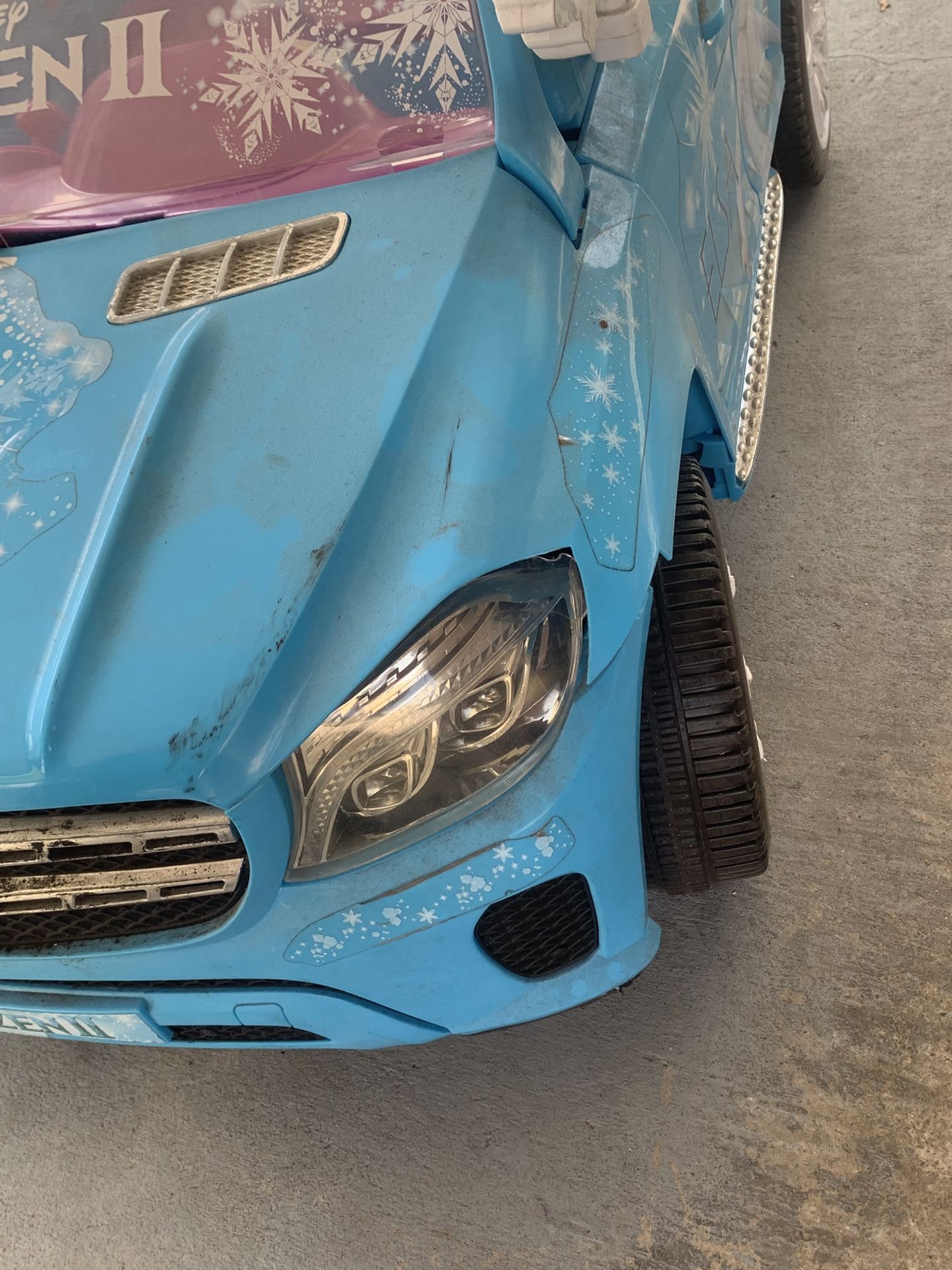 FOR SALE: Disney Frozen Ride-On Car (12V)
