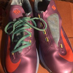 KD Kevin Durant Sneakers. Size 4.5Y