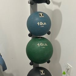 BODY  SOLID  MEDICINE  BALLS  :  25 LB. = $35  /  16 LB. = $24  /  12 LB. =  SOLD /  10 LB. = $15  /  8 LB.  = $12 
(RACK  NOT AVAILABLE)
    