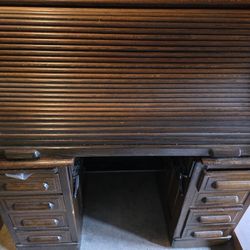 Antique Rolltop Desk (1830s to 1920s)