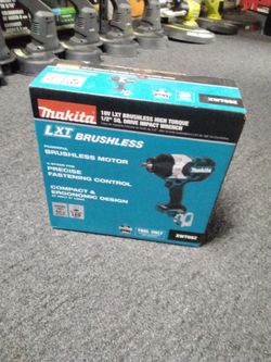 MAKITA 18V LXT BRUSHLESS HUGH TORQUE 1/2" SQ. DRIVE IMPACT WRENCH