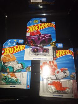 Hot Wheels 3-Car Lot – Batmobile, Head Gasket, Dessert Drifter