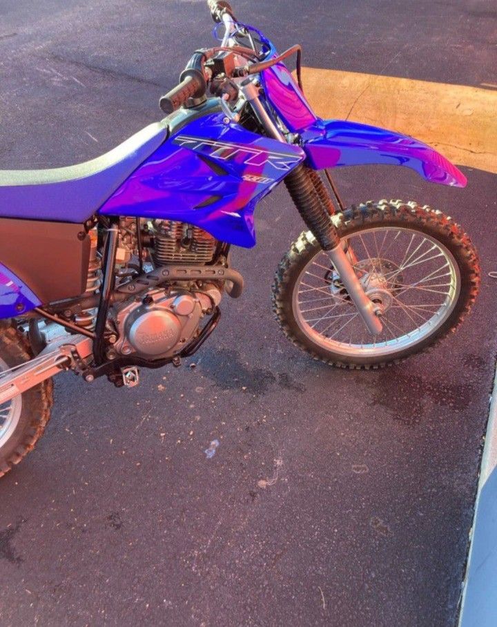 2022 Yamaha TTR- 230 Dirt Bike