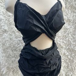 Eomenie Black One Piece Front Cutout Swimsuit size 22W