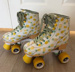 Cute Pineapple Adjustable Roller Skates 🍍 Size 12-2 Girls Youth