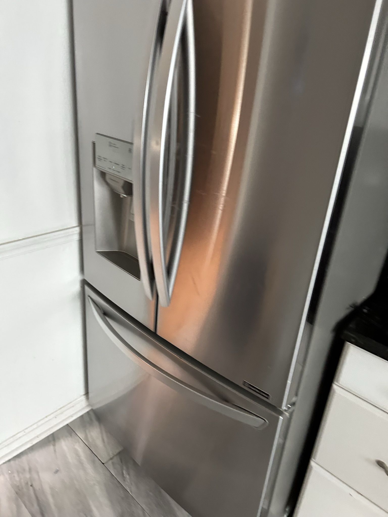 LG 26.3 Side By Side Refrigerator 