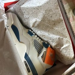 [11] Jordan 4 Military Blue 2024