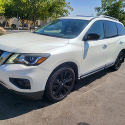 2017 Nissan Pathfinder Platinum 4x4 