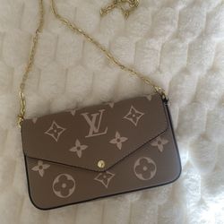 Lv Purse 