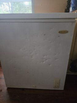 7 Cu Ft Deep Freezer