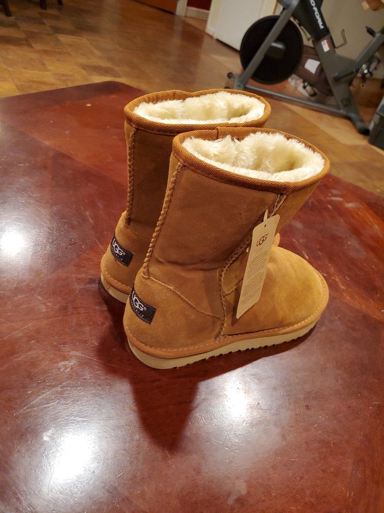 Never Worn Tan UGG Boots