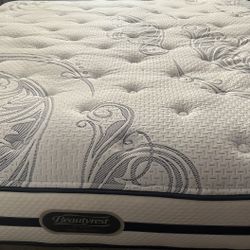 Beautyrest King mattress and box spring 