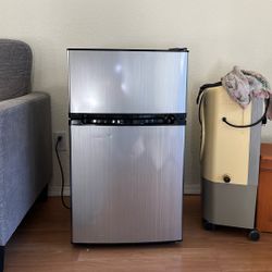 Insignia, mini fridge and freezer